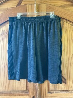 Men Under Armour Loose black gray athletic shorts size XL